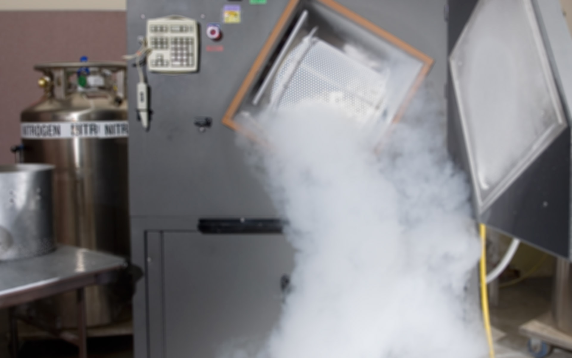 Cross-hole Deburring with Nitrofreeze® Cryogenic Technology